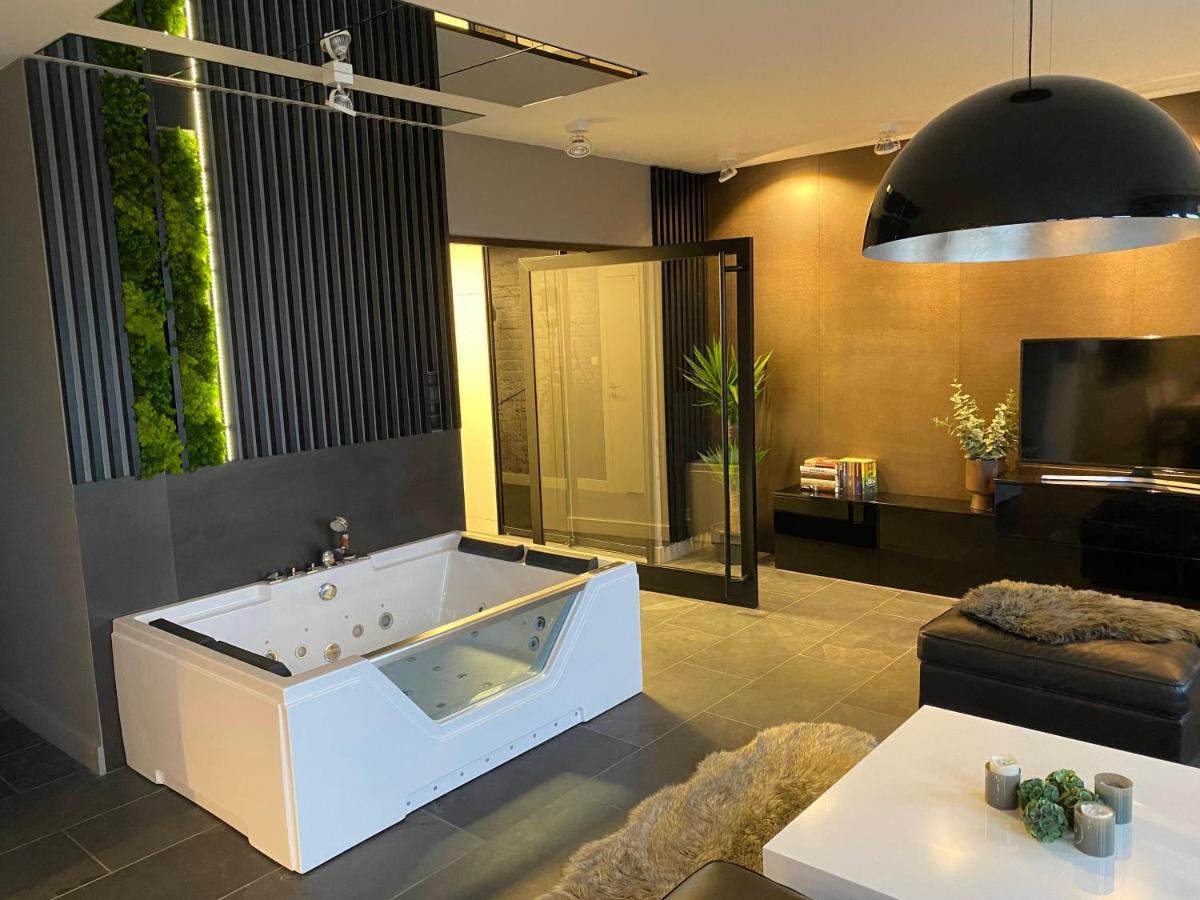 Magspace River View Jacuzzi Apartment Gdansk